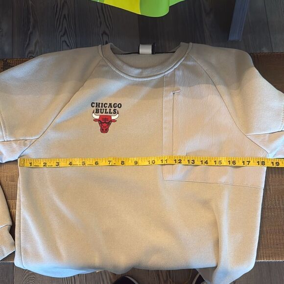 Chicago Bulls sweatshirt - Picture 6 of 6